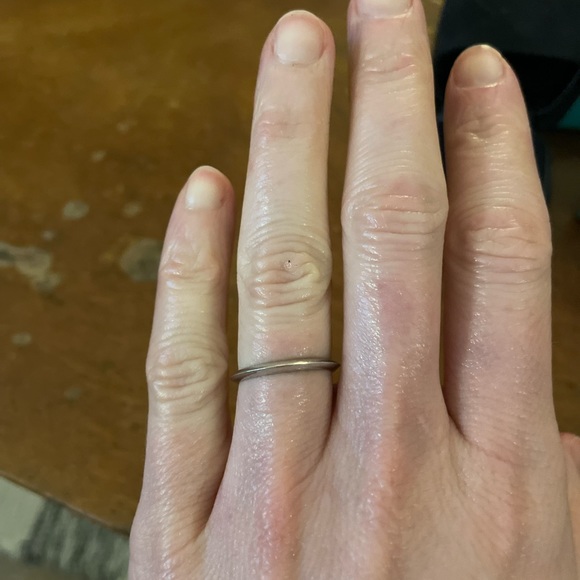 Tiffany and Co platinum knife edge wedding band - Picture 3 of 8